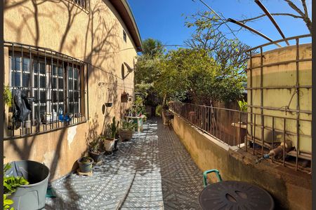 Quintal de casa à venda com 3 quartos, 117m² em Jardim Beatriz, Taboão da Serra
