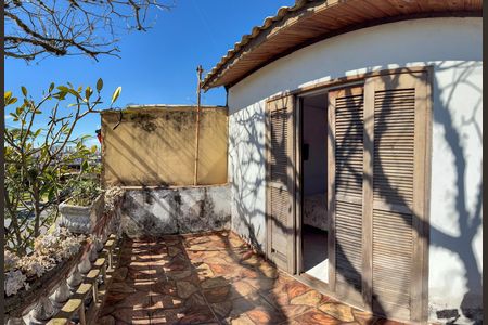 Casa à venda com 117m², 3 quartos e 2 vagas Casa à venda com 117m², 3 quartos e 2 vagasvaranda Suíte 2 varanda