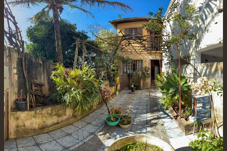 Casa à venda com 117m², 3 quartos e 2 vagas Casa à venda com 117m², 3 quartos e 2 vagasQuintal