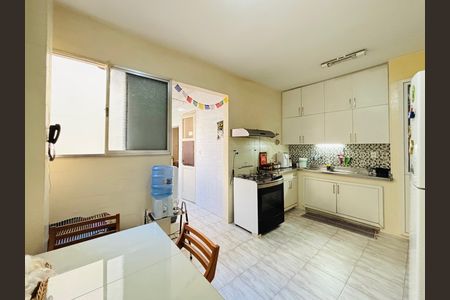 Apartamento para alugar com 180m², 3 quartos e 1 vaga