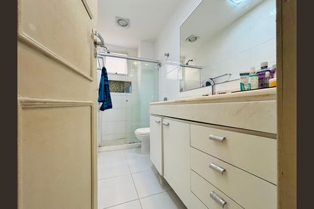 Apartamento para alugar com 180m², 3 quartos e 1 vaga
