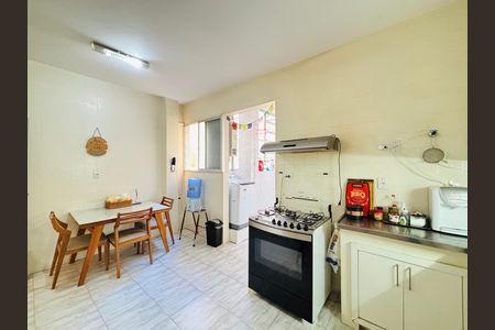 Apartamento para alugar com 180m², 3 quartos e 1 vaga