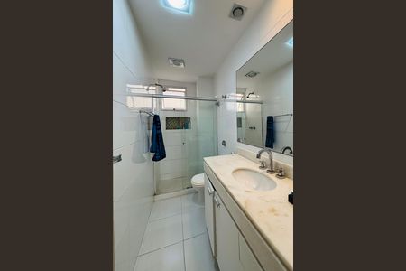 Apartamento para alugar com 180m², 3 quartos e 1 vaga