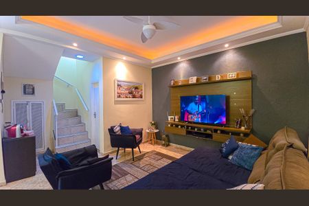 Sala de casa à venda com 4 quartos, 204m² em Del Castilho, Rio de Janeiro