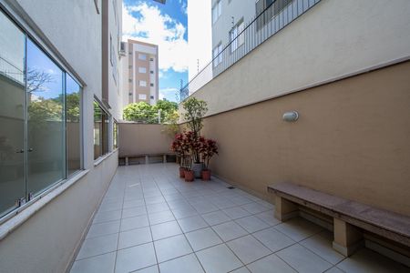 AREA LIVRE  de apartamento à venda com 2 quartos, 65m² em Serra, Belo Horizonte