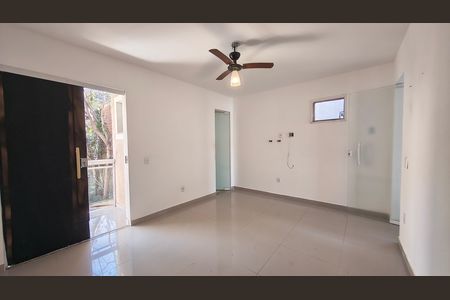 Casa de condomínio para alugar com 150m², 2 quartos e 2 vagas