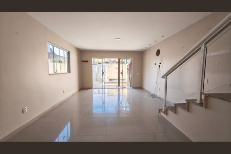 Casa de Condomínio para alugar com 2 quartos, 150m² em Vargem Grande, Rio de Janeiro