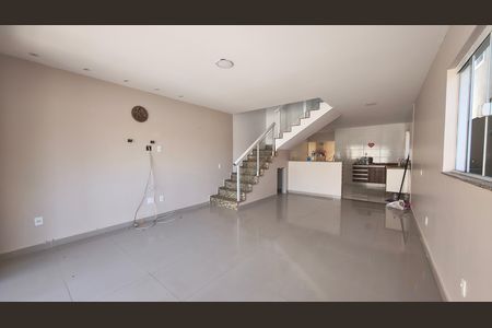 Casa de Condomínio para alugar com 2 quartos, 150m² em Vargem Grande, Rio de Janeiro
