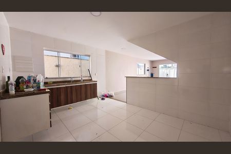 Casa de condomínio para alugar com 150m², 2 quartos e 2 vagas