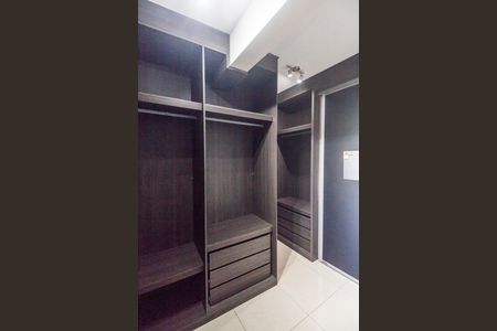 Closet da suíte de apartamento à venda com 3 quartos, 176m² em Parque Viana, Barueri