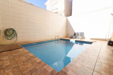 Casa à venda com 311m², 3 quartos e 4 vagas