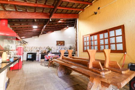 Casa à venda com 311m², 3 quartos e 4 vagas