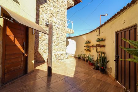 Casa à venda com 311m², 3 quartos e 4 vagas