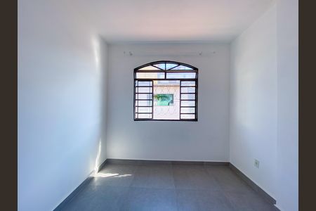 Casa para alugar com 3 quartos, 70m² em Camargos, Belo Horizonte