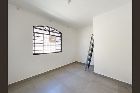 Casa para alugar com 3 quartos, 70m² em Camargos, Belo Horizonte