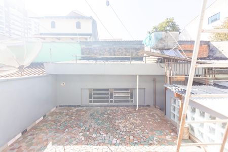 Vista de casa à venda com 3 quartos, 180m² em Umuarama, Osasco