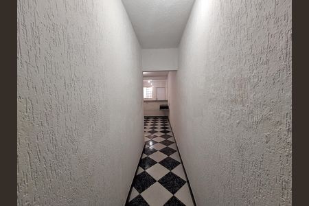 Corredor de casa para alugar com 1 quarto, 60m² em Jardim Leblon, Suzano