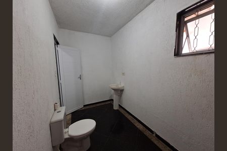 Banheiro de casa para alugar com 1 quarto, 60m² em Jardim Leblon, Suzano