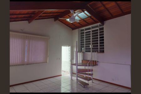 Casa à venda com 5 quartos, 216m² em Tremembé, São Paulo
