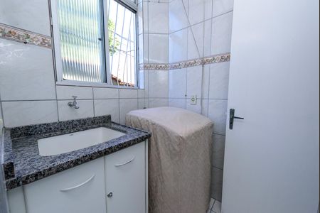 Apartamento à venda com 66m², 3 quartos e 1 vaga Apartamento à venda com 66m², 3 quartos e 1 vagaCozinha e Área de Serviço