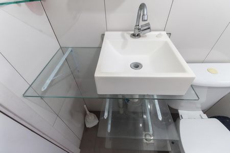 Banheiro de apartamento para alugar com 2 quartos, 42m² em Jardim Lourdes, São Paulo