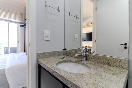 Studio para alugar com 20m², 1 quarto e 1 vaga Studio para alugar com 20m², 1 quarto e 1 vagaBanheiro