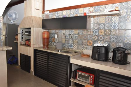 Casa à venda com 323m², 3 quartos e 2 vagas Casa à venda com 323m², 3 quartos e 2 vagasarea de lazer - churrasqueira