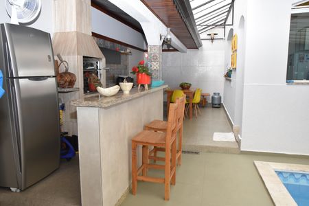 Casa à venda com 323m², 3 quartos e 2 vagas Casa à venda com 323m², 3 quartos e 2 vagasarea de lazer