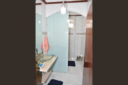 Casa à venda com 323m², 3 quartos e 2 vagas Casa à venda com 323m², 3 quartos e 2 vagasLavabo