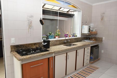 Casa à venda com 323m², 3 quartos e 2 vagas Casa à venda com 323m², 3 quartos e 2 vagasCozinha