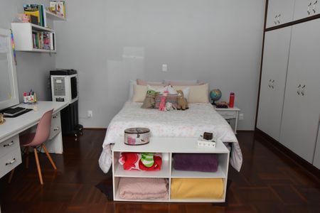 Casa à venda com 323m², 3 quartos e 2 vagas Casa à venda com 323m², 3 quartos e 2 vagasquarto 2