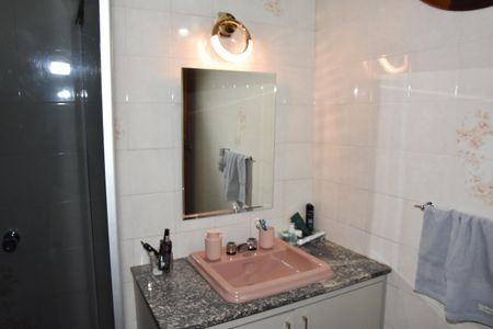 Casa à venda com 323m², 3 quartos e 2 vagas Casa à venda com 323m², 3 quartos e 2 vagasBanheiro Social