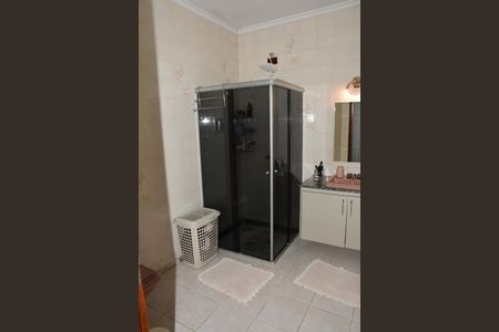 Casa à venda com 323m², 3 quartos e 2 vagas Casa à venda com 323m², 3 quartos e 2 vagasBanheiro Social