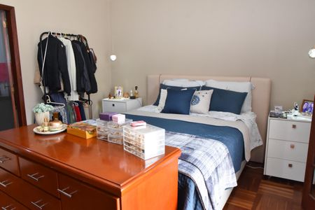 Casa à venda com 323m², 3 quartos e 2 vagas Casa à venda com 323m², 3 quartos e 2 vagasSuite