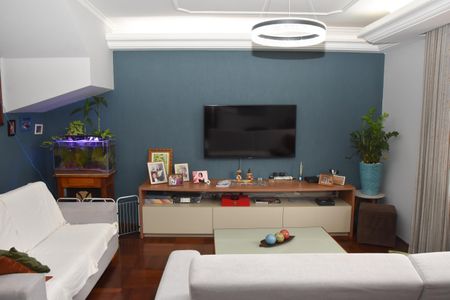 Casa à venda com 323m², 3 quartos e 2 vagas Casa à venda com 323m², 3 quartos e 2 vagasSala