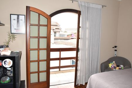 Casa à venda com 323m², 3 quartos e 2 vagas Casa à venda com 323m², 3 quartos e 2 vagasquarto 3 varanda