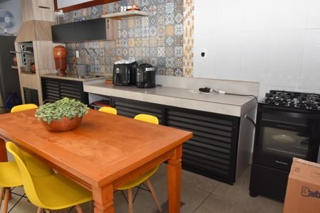 Casa à venda com 323m², 3 quartos e 2 vagas Casa à venda com 323m², 3 quartos e 2 vagasarea de lazer
