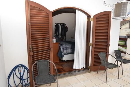 Casa à venda com 323m², 3 quartos e 2 vagas Casa à venda com 323m², 3 quartos e 2 vagasSuite varanda