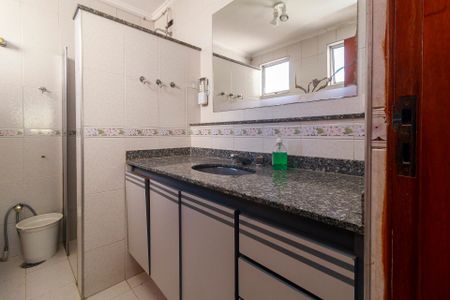 Banheiro 2 de casa para alugar com 3 quartos, 250m² em Itaim Bibi, São Paulo