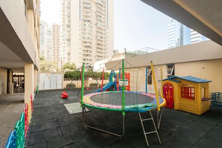 Apartamento para alugar com 110m², 3 quartos e 1 vaga Apartamento para alugar com 110m², 3 quartos e 1 vagaPlayground
