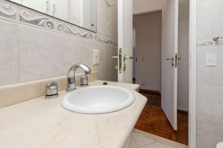 Apartamento para alugar com 110m², 3 quartos e 1 vaga Apartamento para alugar com 110m², 3 quartos e 1 vagaBanheiro da Suíte