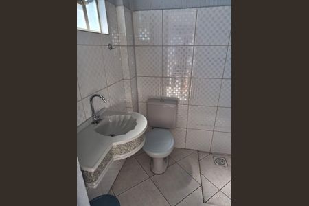 Banheiro de casa à venda com 2 quartos, 273m² em Rubem Berta, Porto Alegre