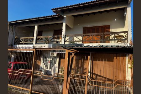 Fachada de casa à venda com 2 quartos, 273m² em Rubem Berta, Porto Alegre