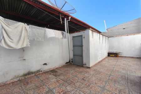 Casa para alugar com 249m², 4 quartos e 1 vaga Casa para alugar com 249m², 4 quartos e 1 vagaQuintal