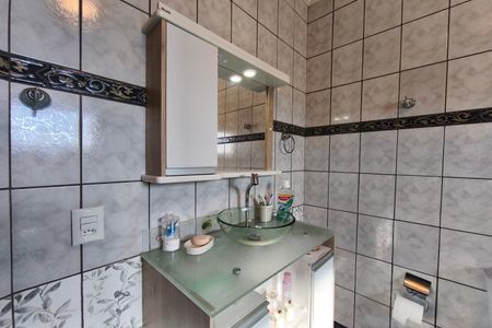 Casa para alugar com 249m², 4 quartos e 1 vaga Casa para alugar com 249m², 4 quartos e 1 vagaBanheiro Suíte