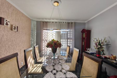 Casa para alugar com 249m², 4 quartos e 1 vaga Casa para alugar com 249m², 4 quartos e 1 vagaSala de Jantar