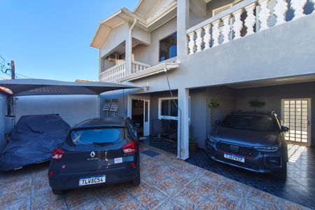 Casa para alugar com 249m², 4 quartos e 1 vaga Casa para alugar com 249m², 4 quartos e 1 vagaQuintal - Garagem