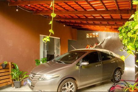 Garagem de casa à venda com 2 quartos, 250m² em Setor Estrela Dalva, Goiânia
