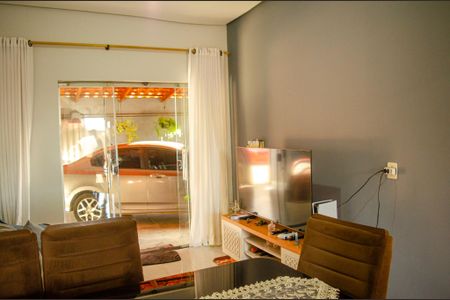 Sala de casa à venda com 2 quartos, 250m² em Setor Estrela Dalva, Goiânia