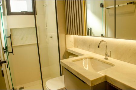 Banheiro da Suíte 1 de apartamento para alugar com 2 quartos, 70m² em Setor Marista, Goiânia